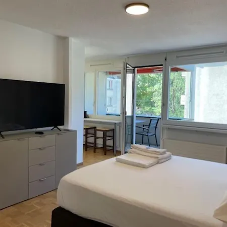 Apartment Bright And Practical Studio - Art 16